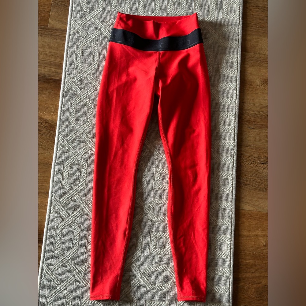 Size S Alo Airlift 78 red leggings